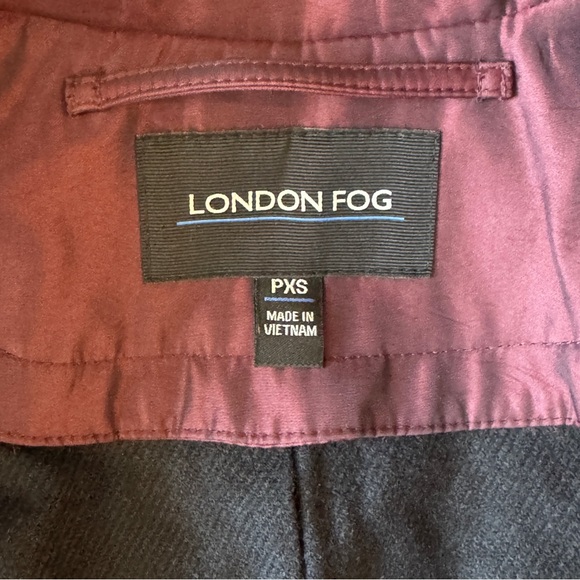 Petite London Fog Burgundy Trench Coat - Picture 6 of 6